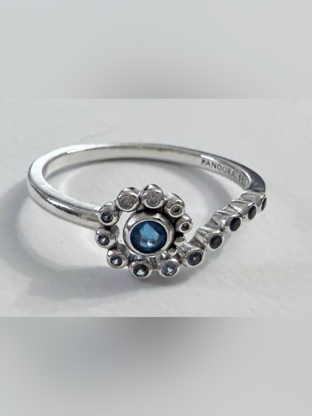 Pandora Disney Moana Wave Ring Size 9